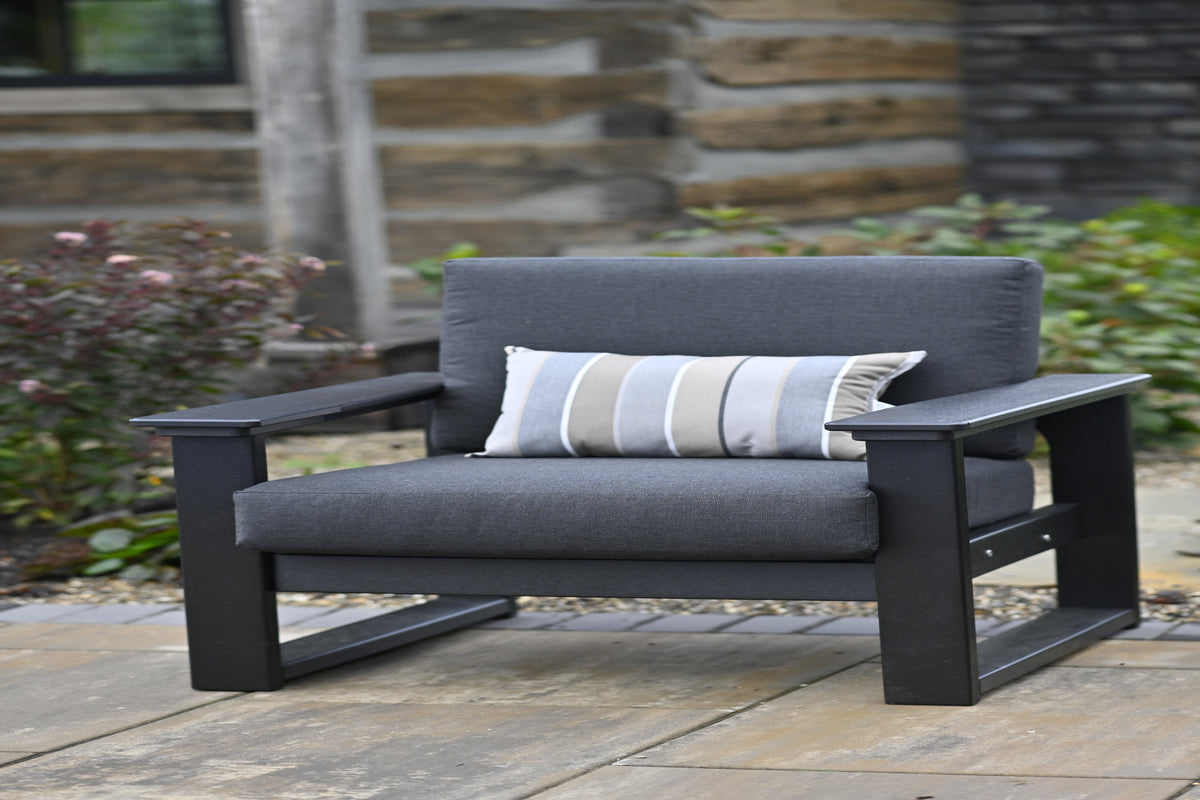 Lanai Deep Seating Chair Black / Spectrum Carbon