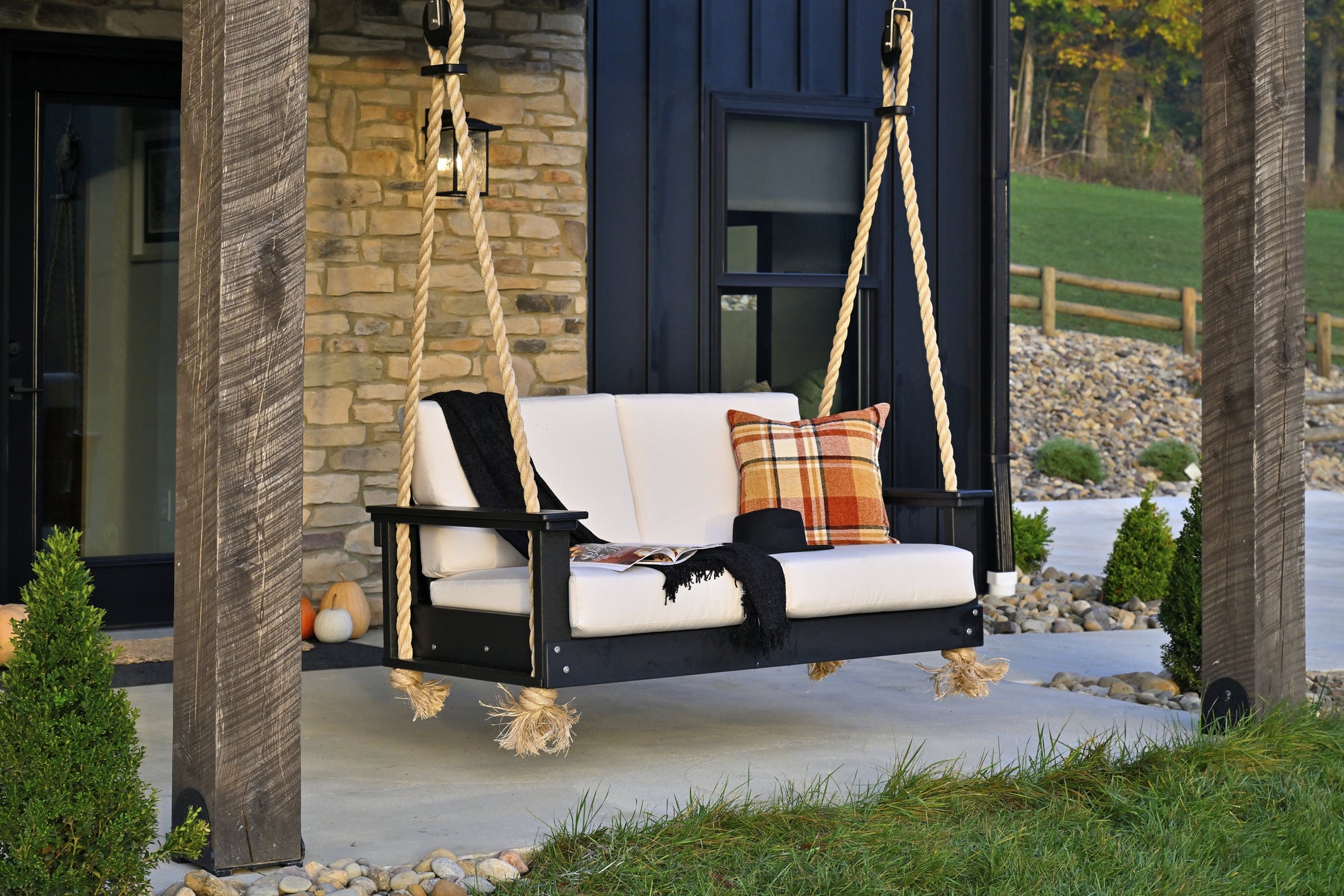 Lanai Deep Seating Loveseat Swing Black / Canvas